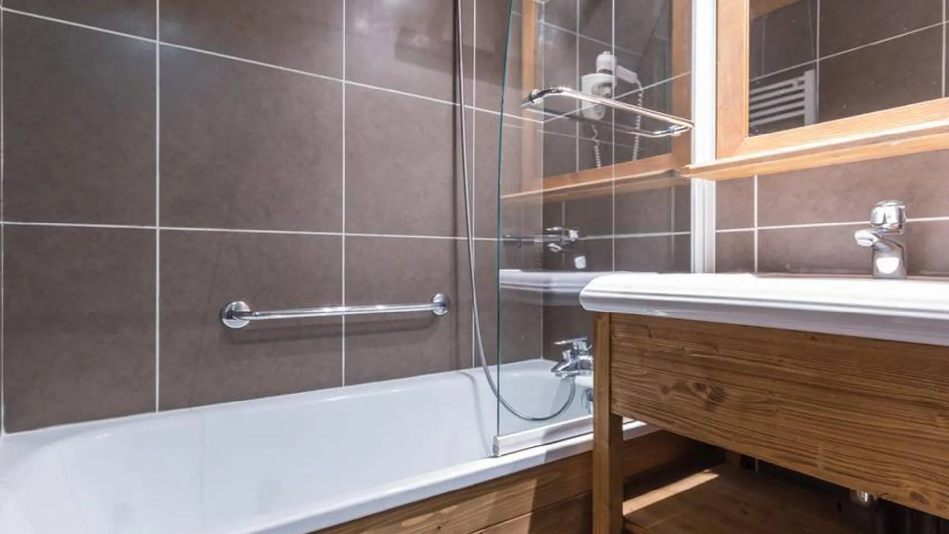 Bel Appartement Proche Centre, 2 Chambres, Renove, Balcon, 6 Pers - Fr-1-181-2445 La Plagne-Tarentaise Apartment